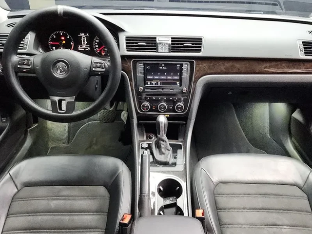 VW Passat 2.0 Tdi B7 - автомобили, коли, обяви за нови и употребявани 6