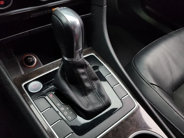 VW Passat 2.0 Tdi B7 - автомобили, коли, обяви за нови и употребявани 8