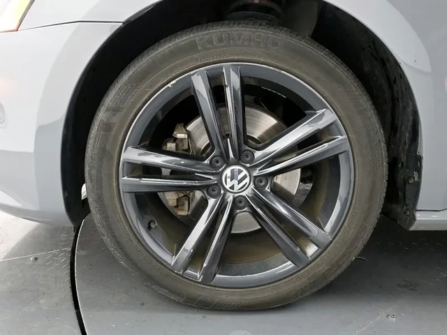 VW Passat 2.0 Tdi B7 - автомобили, коли, обяви за нови и употребявани 4