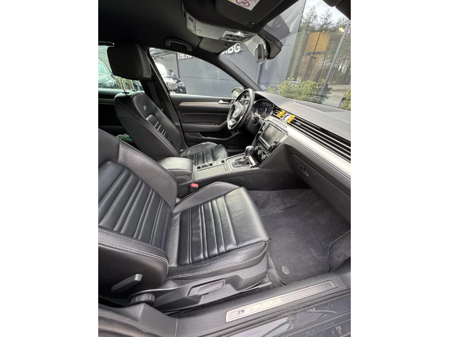 VW Passat R-Line - автомобили, коли, обяви за нови и употребявани 11