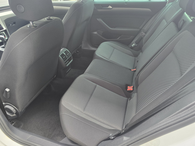 VW Passat 4-вр. Комби 150к.с. Дизел - автомобили, коли, обяви за нови и употребявани 11