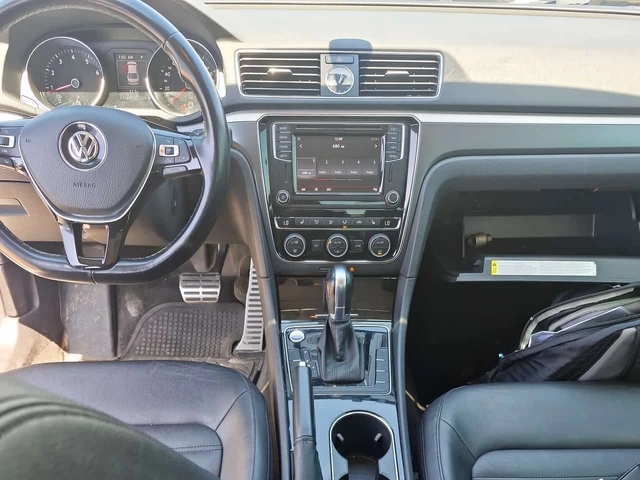 VW Passat Highline| ПОДГРЕВИ| 2 КЛЮЧА| ШИБИДАХ| CARFAX - автомобили, коли, обяви за нови и употребявани 8