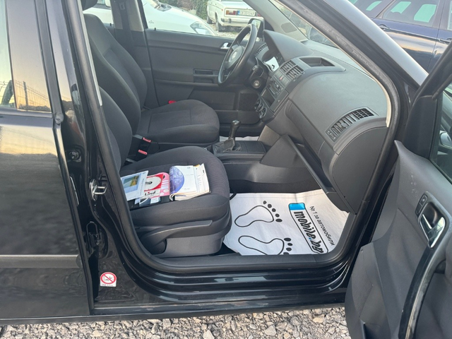 VW Polo 1.2i - автомобили, коли, обяви за нови и употребявани 9