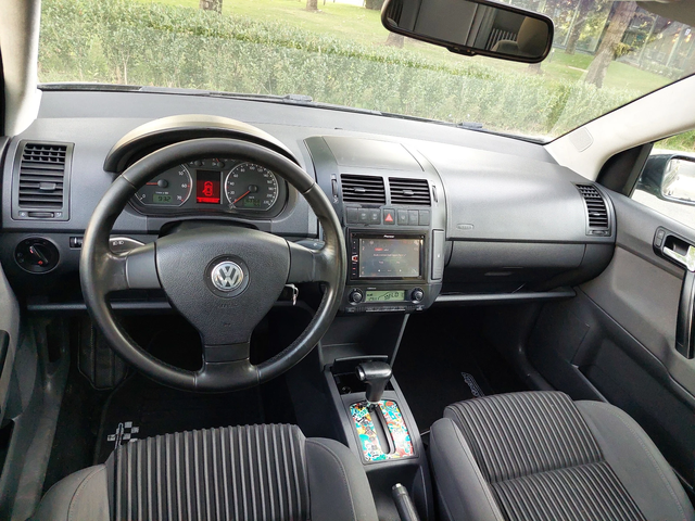 VW Polo 1, 4i AUTOMATIC - автомобили, коли, обяви за нови и употребявани 5