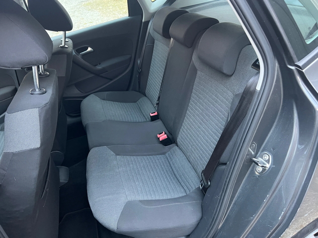 VW Polo 1.4i 85к.с - автомобили, коли, обяви за нови и употребявани 11