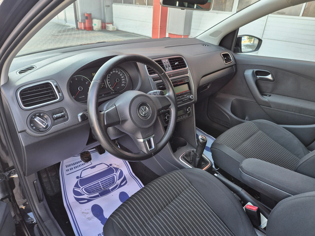 VW Polo 1.4i 86k.s KLIMATRONIK - автомобили, коли, обяви за нови и употребявани 8