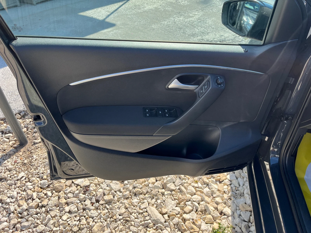 VW Polo Италия - автомобили, коли, обяви за нови и употребявани 11