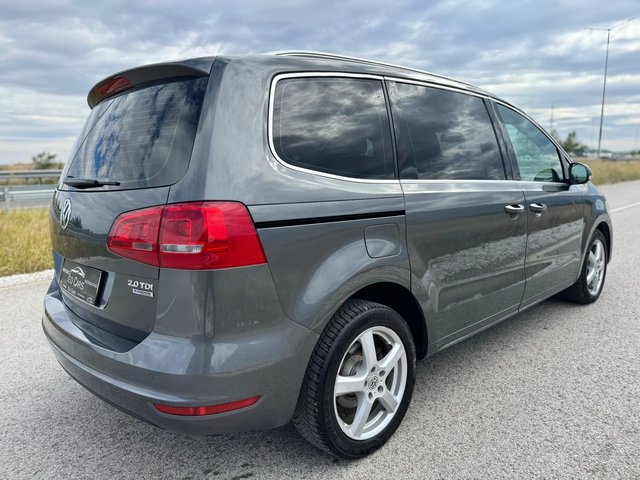 VW Sharan 2.0 TDI / LED / AVTOMAT / HIGHLINE / KOJA / NAVI - автомобили, коли, обяви за нови и употребявани 7