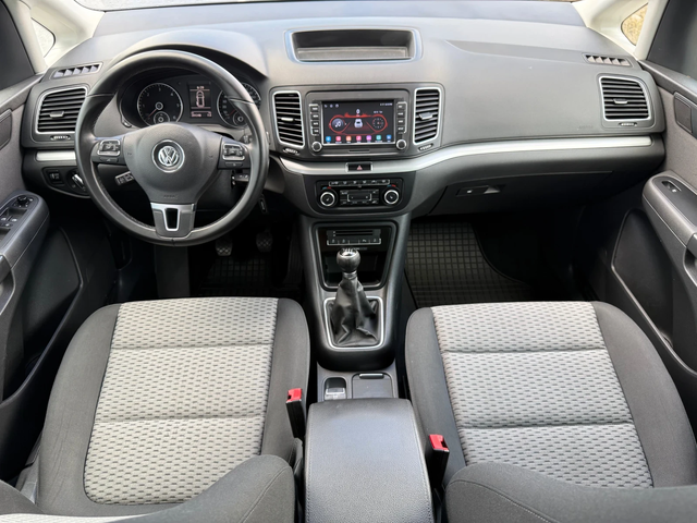 VW Sharan 2.0 TDI 140к.с / LED / NAVI / PARKTRONIC / XENON - автомобили, коли, обяви за нови и употребявани 8