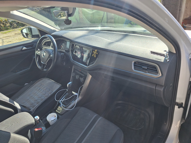 VW T-Roc, 2020 г., 156600 км, 0 к.с. - автомобили, коли, обяви за нови и употребявани 4