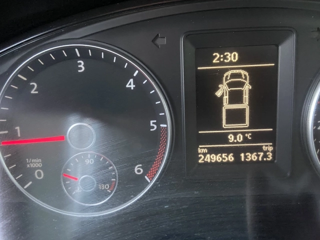 VW T5 2, 0 TDi - автомобили, коли, обяви за нови и употребявани 4