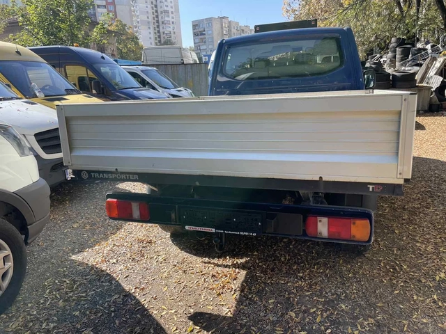 VW T5 2.5TDi - автомобили, коли, обяви за нови и употребявани 3