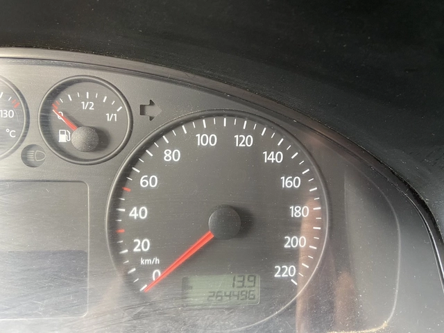 VW T5 1.9 TDi - автомобили, коли, обяви за нови и употребявани 8