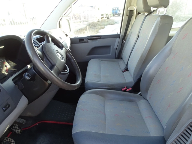 VW T5 9МЕСТА С  КЛИМАТИК - автомобили, коли, обяви за нови и употребявани 12