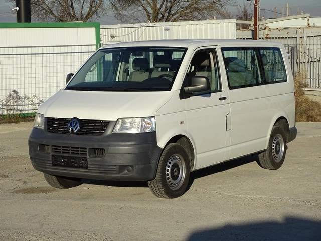 VW T5 9МЕСТА С  КЛИМАТИК - автомобили, коли, обяви за нови и употребявани 3