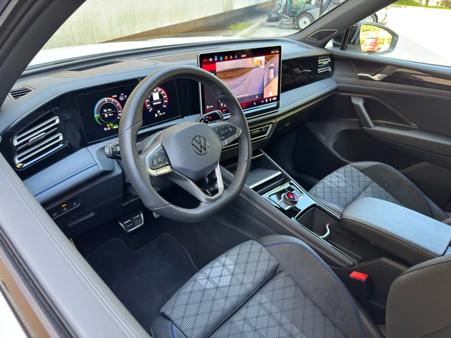 VW Tiguan 1.5 TSI (272 кс) eHybrid DSG - автомобили, коли, обяви за нови и употребявани 4