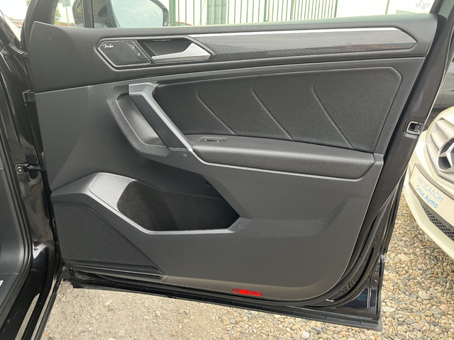 VW Tiguan 2.0 - автомобили, коли, обяви за нови и употребявани 12