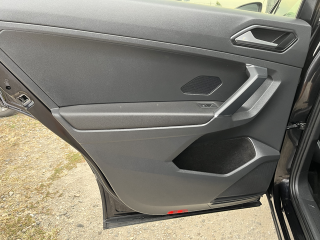 VW Tiguan 2.0 - автомобили, коли, обяви за нови и употребявани 7