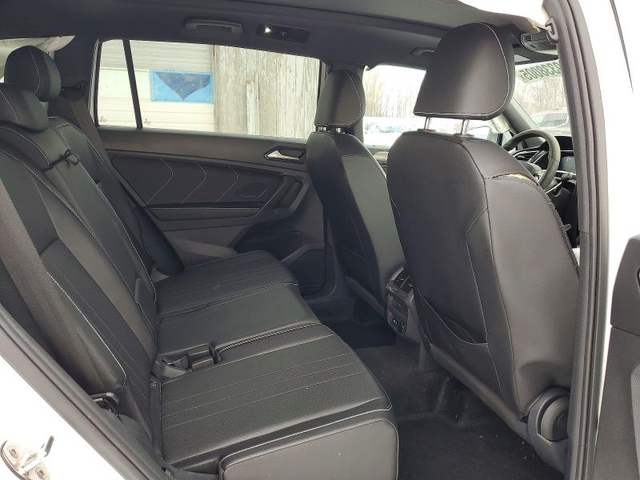 VW Tiguan 2.0L 4 ALL WHEEL DRIVE - автомобили, коли, обяви за нови и употребявани 11