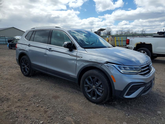 VW Tiguan 2.0L 4 ALL WHEEL DRIVE - автомобили, коли, обяви за нови и употребявани 3