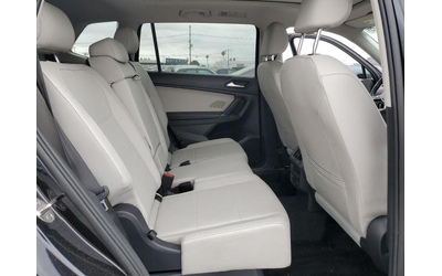 VW Tiguan 2.0L 4 Front-wheel Drive - автомобили, коли, обяви за нови и употребявани 10