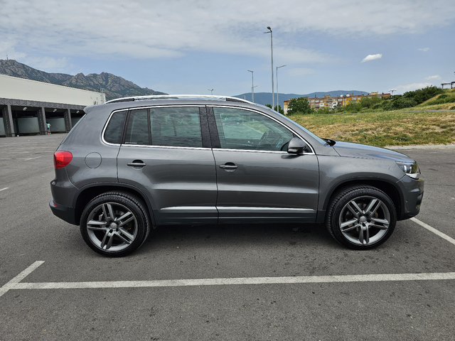 VW Tiguan 2.0TFSI 4-Motion - автомобили, коли, обяви за нови и употребявани 3