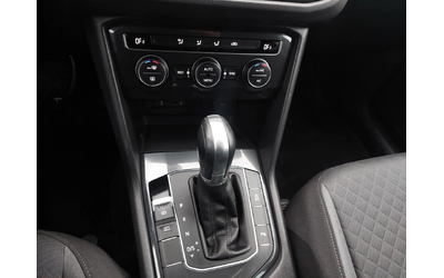 VW Tiguan 2, 0TDI 150ps NAVI - автомобили, коли, обяви за нови и употребявани 9