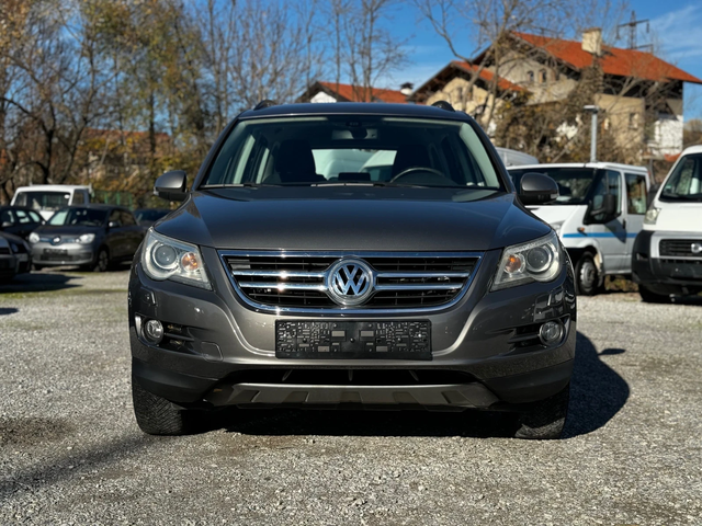 VW Tiguan 2.0TDI/4x4/140kc - автомобили, коли, обяви за нови и употребявани 1