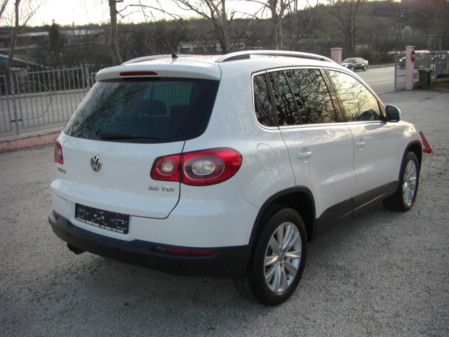VW Tiguan 2.0TDI 4X4 AVTOMAT - автомобили, коли, обяви за нови и употребявани 4