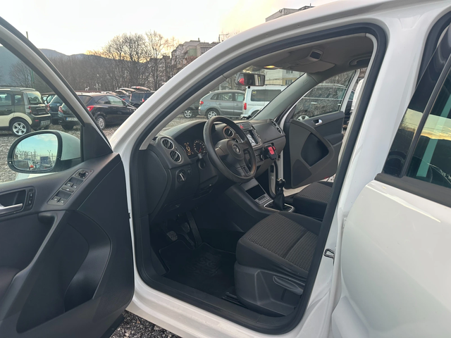 VW Tiguan 2.0TDI 140kc 4X4 ITALIA NAVI - автомобили, коли, обяви за нови и употребявани 1