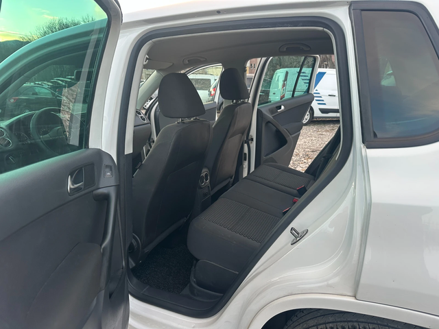 VW Tiguan 2.0TDI 140kc 4X4 ITALIA NAVI - автомобили, коли, обяви за нови и употребявани 4