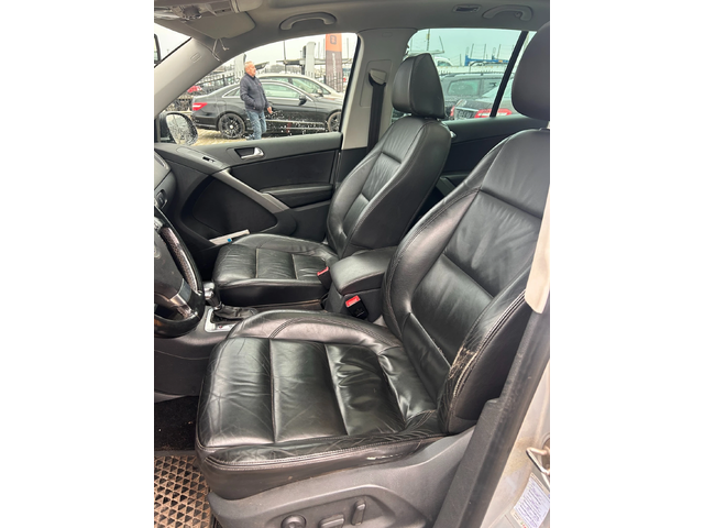 VW Tiguan 2.0TDI 4MOTION AVTOMAT/NAVI/PANORAMA EURO 4 - автомобили, коли, обяви за нови и употребявани 11