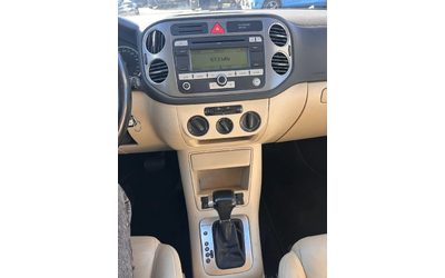 VW Tiguan 2.0TDI 4MOTION AVTOMAT/NAVI/KOJA EURO 4 - автомобили, коли, обяви за нови и употребявани 13