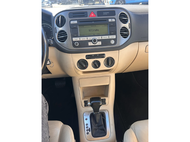 VW Tiguan 2.0TDI 4MOTION AVTOMAT/NAVI/KOJA EURO 4 - автомобили, коли, обяви за нови и употребявани 13