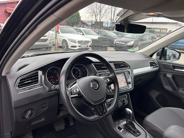 VW Tiguan 2.0TDI AVTOMAT/NAVI EURO 6 - автомобили, коли, обяви за нови и употребявани 10
