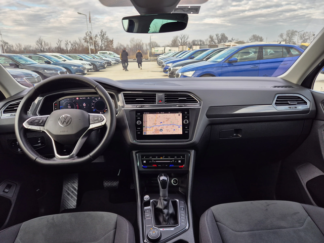 VW Tiguan Elegance= С-Гаранция-4х4-2.0TDI-А/Т - автомобили, коли, обяви за нови и употребявани 13
