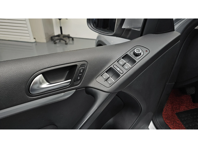 VW Tiguan 2.0TDI PREMIUM autogeorge.com - автомобили, коли, обяви за нови и употребявани 15