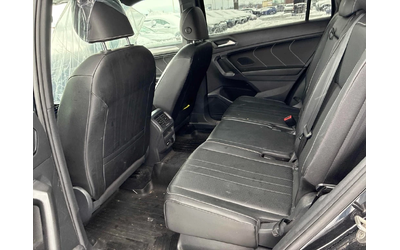 VW Tiguan * Comfortline R Line Black Edition * CARFAX * ЦЕНА - автомобили, коли, обяви за нови и употребявани 10