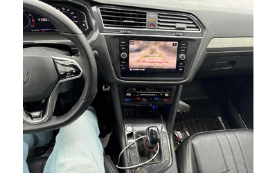 VW Tiguan * Comfortline R Line Black Edition * CARFAX * ЦЕНА - автомобили, коли, обяви за нови и употребявани 8