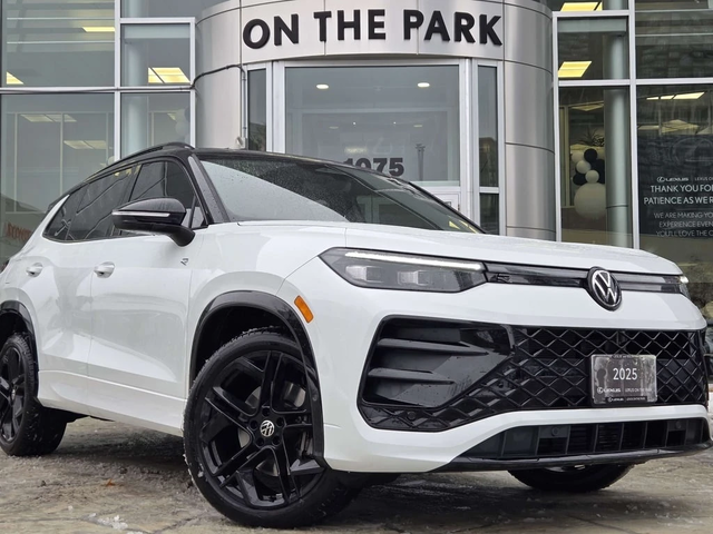 VW Tiguan * 4 Motion SE R Line Black * CARFAX * ЦЕНА ДО БГ - автомобили, коли, обяви за нови и употребявани 1