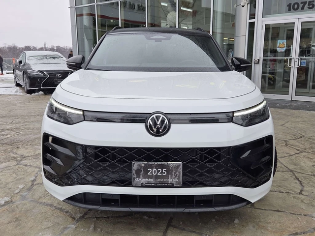 VW Tiguan * 4 Motion SE R Line Black * CARFAX * ЦЕНА ДО БГ - автомобили, коли, обяви за нови и употребявани 2