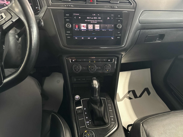 VW Tiguan Highline* 360view* Pano* Fender * Подгрев* Keyless - автомобили, коли, обяви за нови и употребявани 8