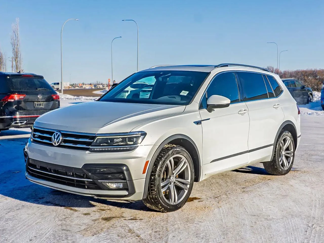 VW Tiguan * R-LINE* DISTRONIC* PANO* 360CAM* - автомобили, коли, обяви за нови и употребявани 0