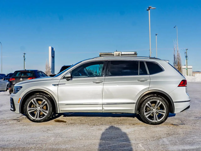 VW Tiguan * R-LINE* DISTRONIC* PANO* 360CAM* - автомобили, коли, обяви за нови и употребявани 2