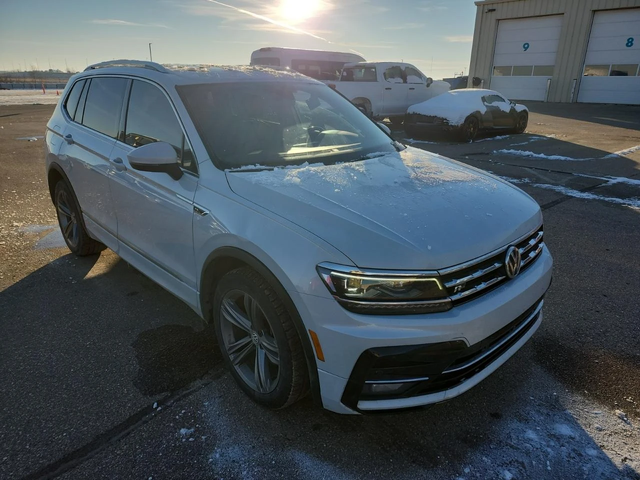 VW Tiguan R-line* Fender* 360* Carplay - автомобили, коли, обяви за нови и употребявани 1