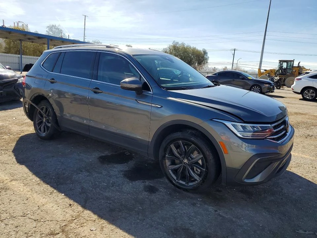 VW Tiguan SE* KEYLESS* CARPLAY* ДИГИТАЛНО* ТАБЛО - автомобили, коли, обяви за нови и употребявани 3