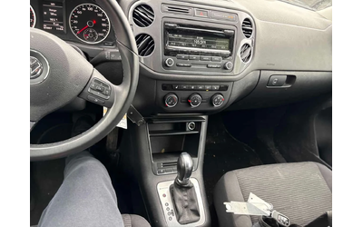 VW Tiguan 4 MOTION * CARFAX * ПОДГРЕВ * KEYLESS * КЛИПОВЕ - автомобили, коли, обяви за нови и употребявани 8