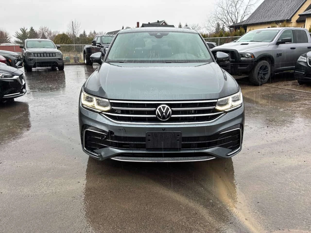 VW Tiguan Highline R Line| ПОДГРЕВ| ОБДУХ| КЛИПОВЕ| CARFAX - автомобили, коли, обяви за нови и употребявани 1