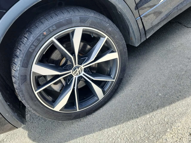 VW Tiguan * HIGHLINE R LINE * ОБУДХВАНЕ* 360* DISTRONIC* - автомобили, коли, обяви за нови и употребявани 5