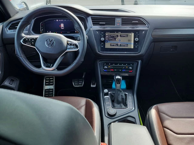 VW Tiguan * HIGHLINE R LINE * ОБУДХВАНЕ* 360* DISTRONIC* - автомобили, коли, обяви за нови и употребявани 9